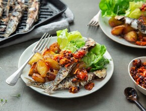 Sardines met olijvensalsa en crispy aardappels Miniatuur