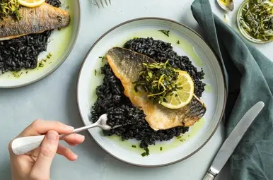 Risotto nero met zeebaars