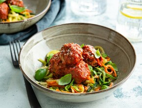 courgetti met spinazie-gehakt