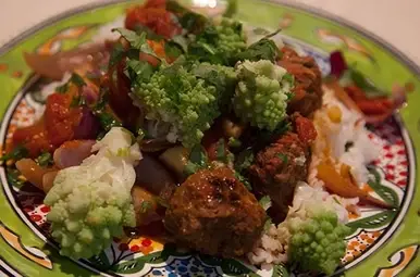 marokkaanse gehaktballetjes met romanesco