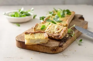 Lentequiche met witte asperges