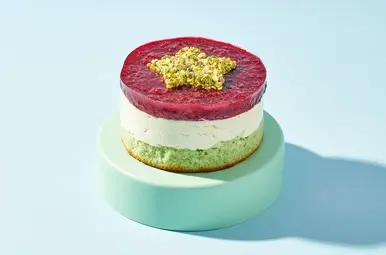 Pistache-cranberry cheesecake