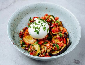 vegetarisch stoofpotje met burrata