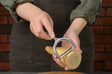 Pastinaak schillen