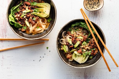 Noedelsoep met plantaardig gehakt