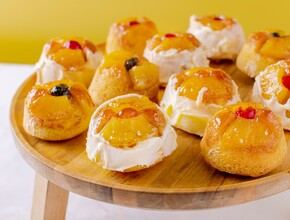 Upside down pineapple cupcakes 