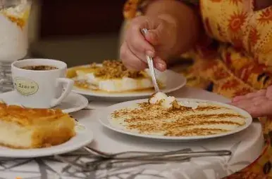 Ontbijttafel met zuivelgerechten Athene