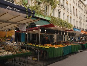 Markt met groentes in Parijs
