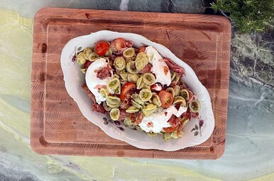 pastasalade met mortadella en burrata