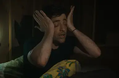 Hugo wordt net wakker.