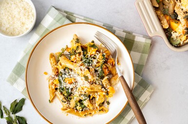 Pastaschotel met pompoen uit het programma Lekker Snel!