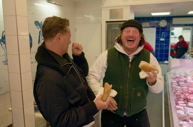 Perry en Fred eten een broodje uierboord