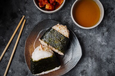 onigiri snack of maaltijd