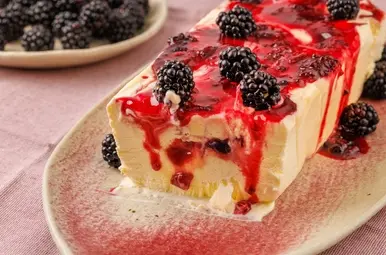 Semifreddo met bramen en drop 