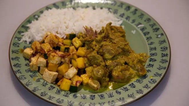 Hagape daging met mango-tahoesalade