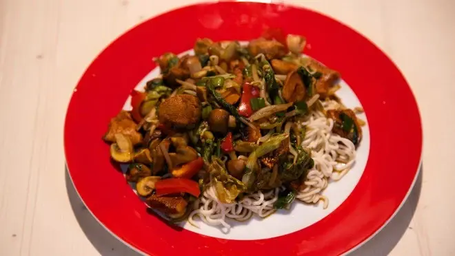 Gemarineerde kip uit de wok