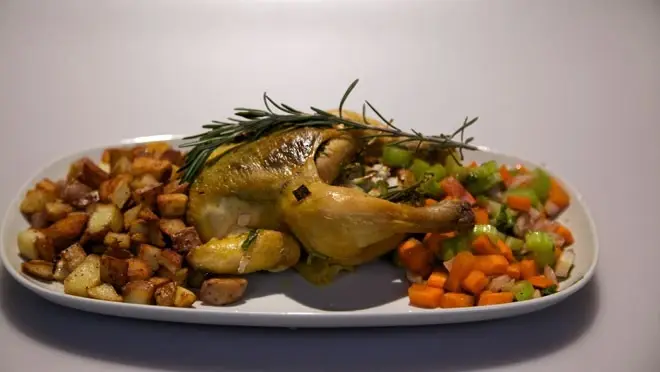 Pollo al dragoncello con patate (Haantjes met dragon en gebakken aardappels)