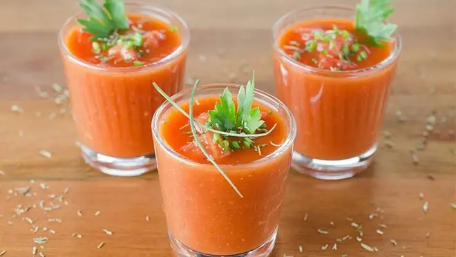 Gazpacho met oude kaas (to go)