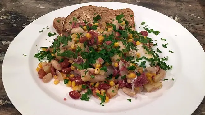 Hash & beans (Bonenschotel)