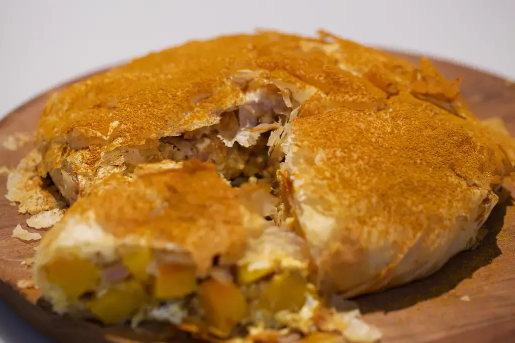 B’stilla met pompoen, hazelnoot en Turkse kaas