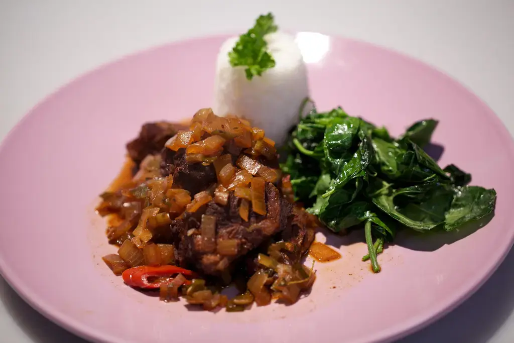Gestoofde kalfswang uit Suriname