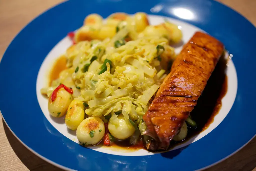 Chinese kerrie-kool met zalm
