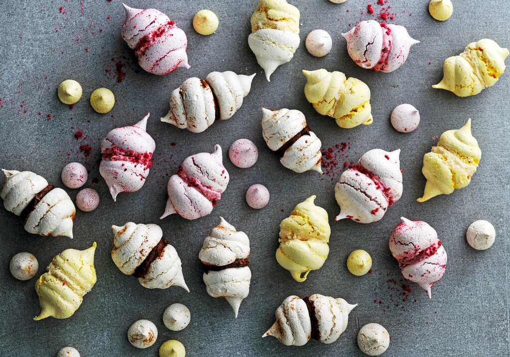 Vegan meringues Recept met framboos, aardbei, espresso of saffraan