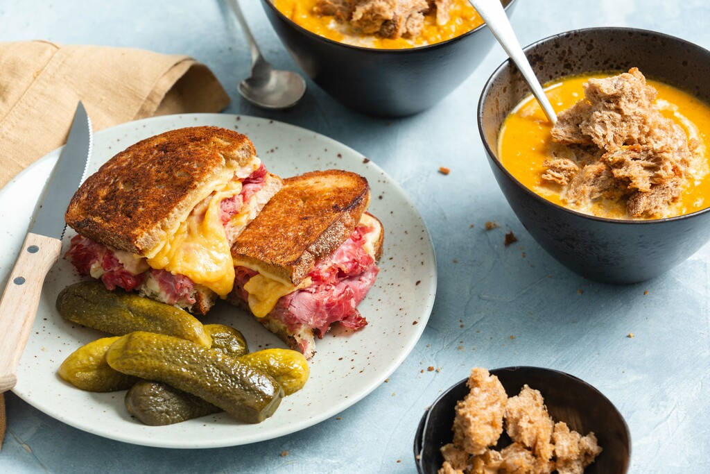Zoete-aardappelsoep met Reuben pantosti-image