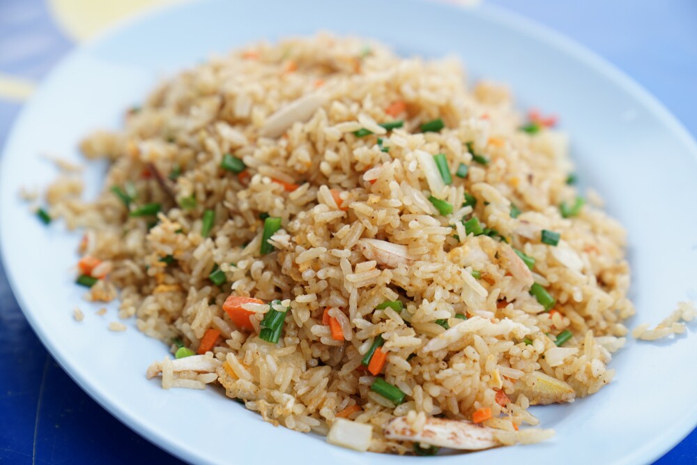 Ontevreden kamp schotel Met deze tips is jouw gebakken rijst net zo lekker als uit de toko -  24Kitchen