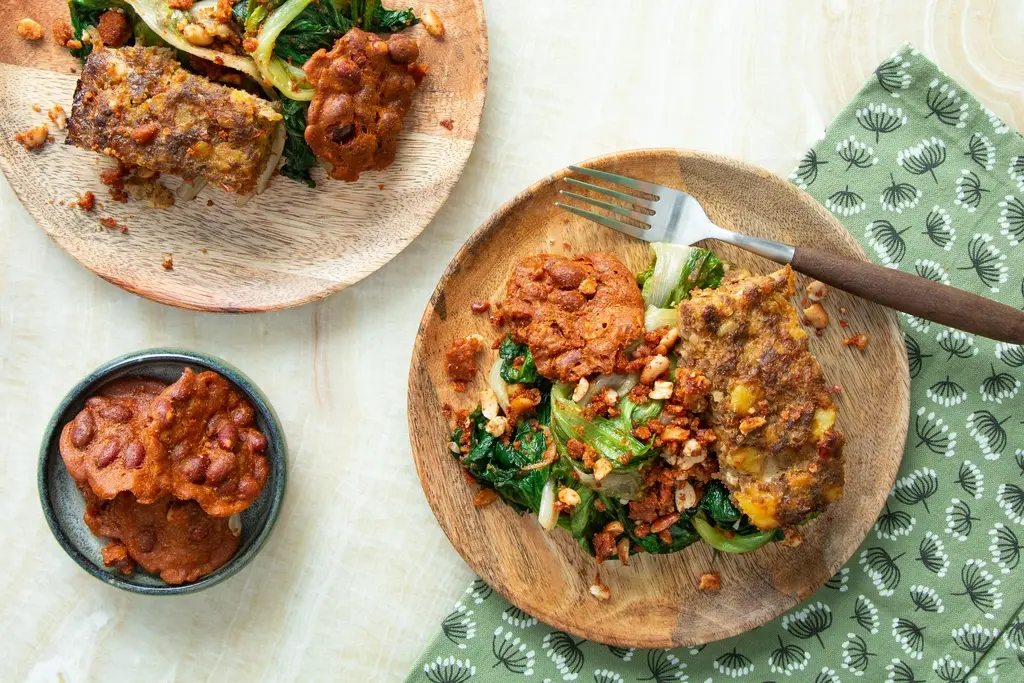 Frikadel pan met andijvie en rempejek