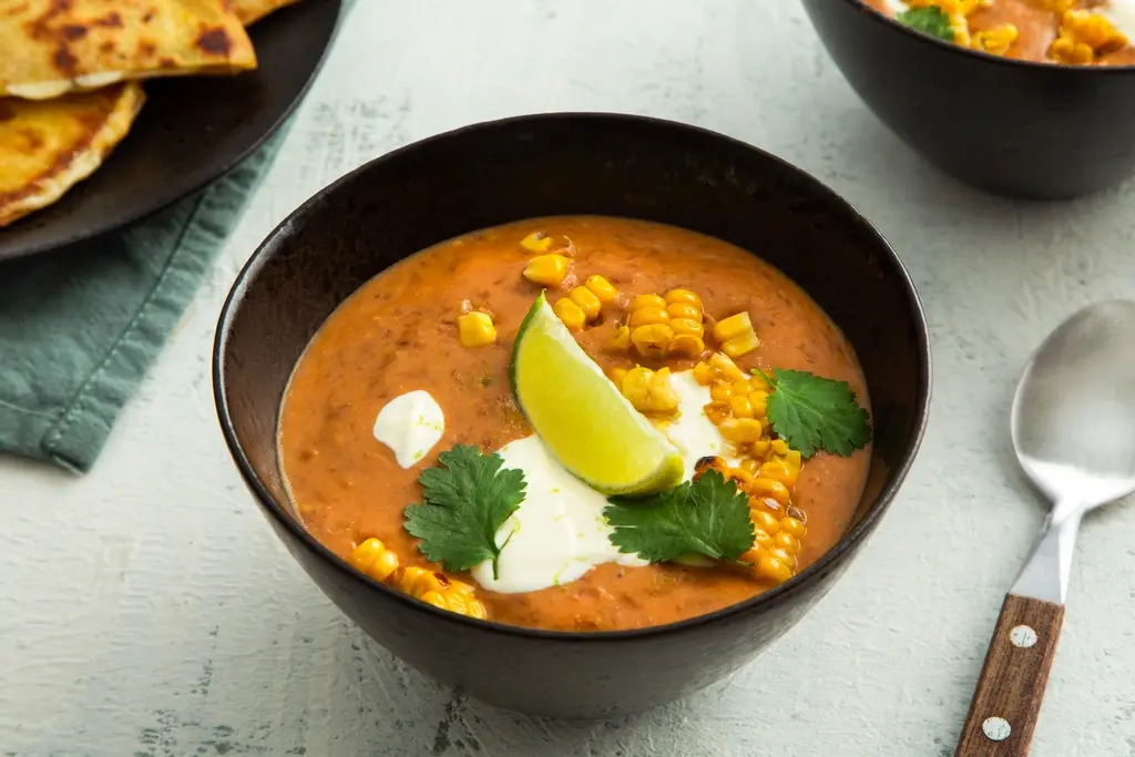 Mexicaanse bonensoep met quesadillas