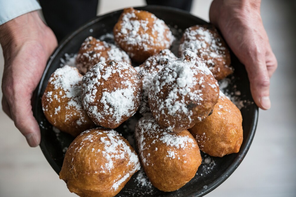 Oliebollen bakken? Makkelijk recept én gouden tips | 24Kitchen