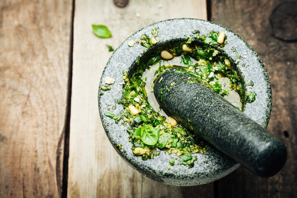 Is je zelfgemaakte pesto bitter? Zo los je het op! 24Kitchen