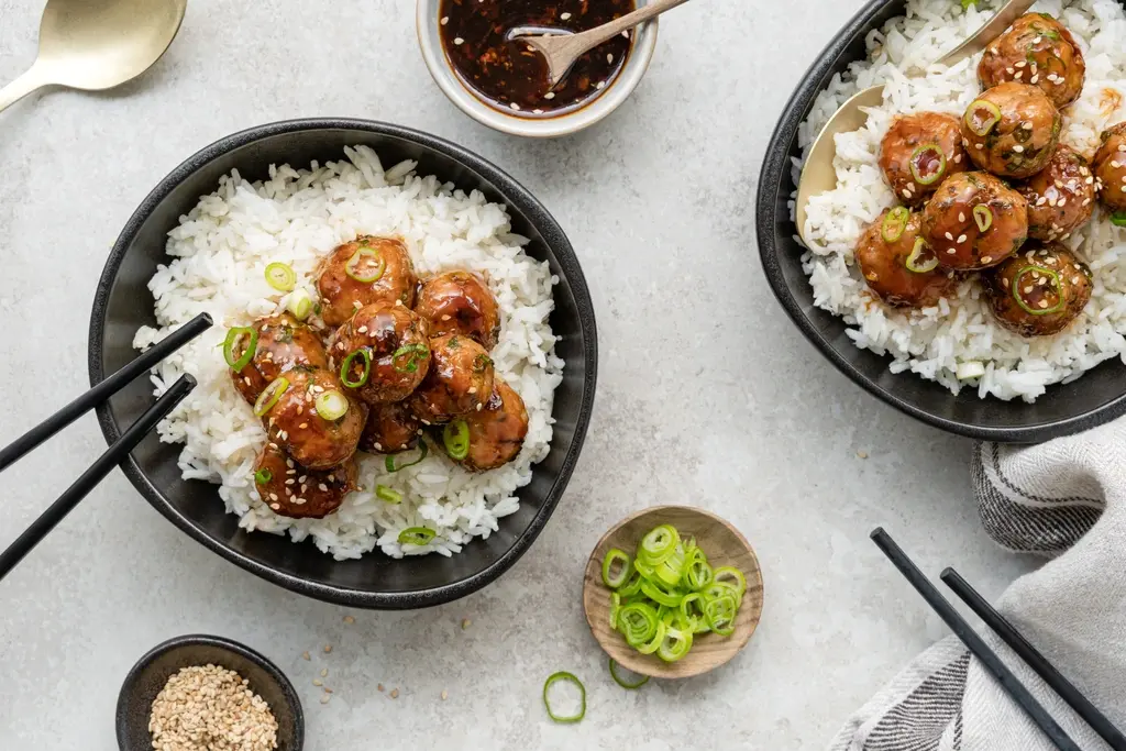 Teriyaki-kipballetjes met rijst