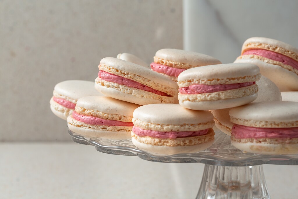 Frambozen-macarons-image