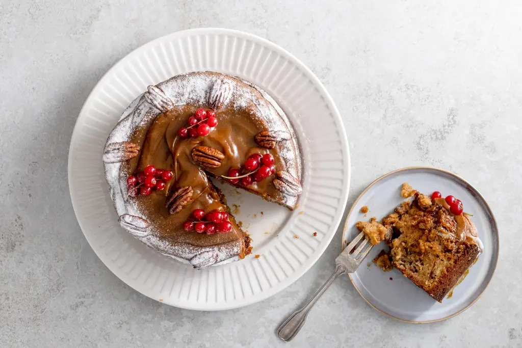 Apple dapple cake