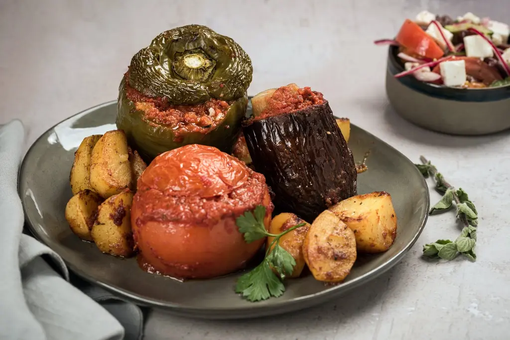 Gemista - Gevulde tomaat, paprika en aubergine