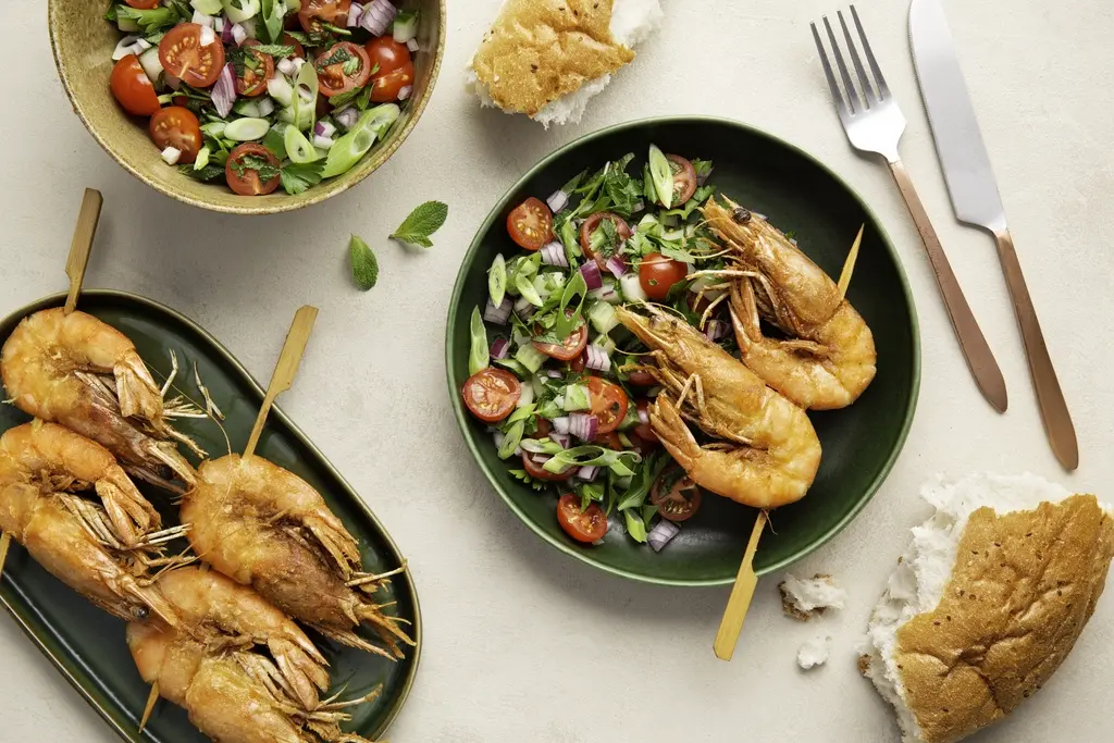 Turkse herdersalade met gefrituurde gamba’s