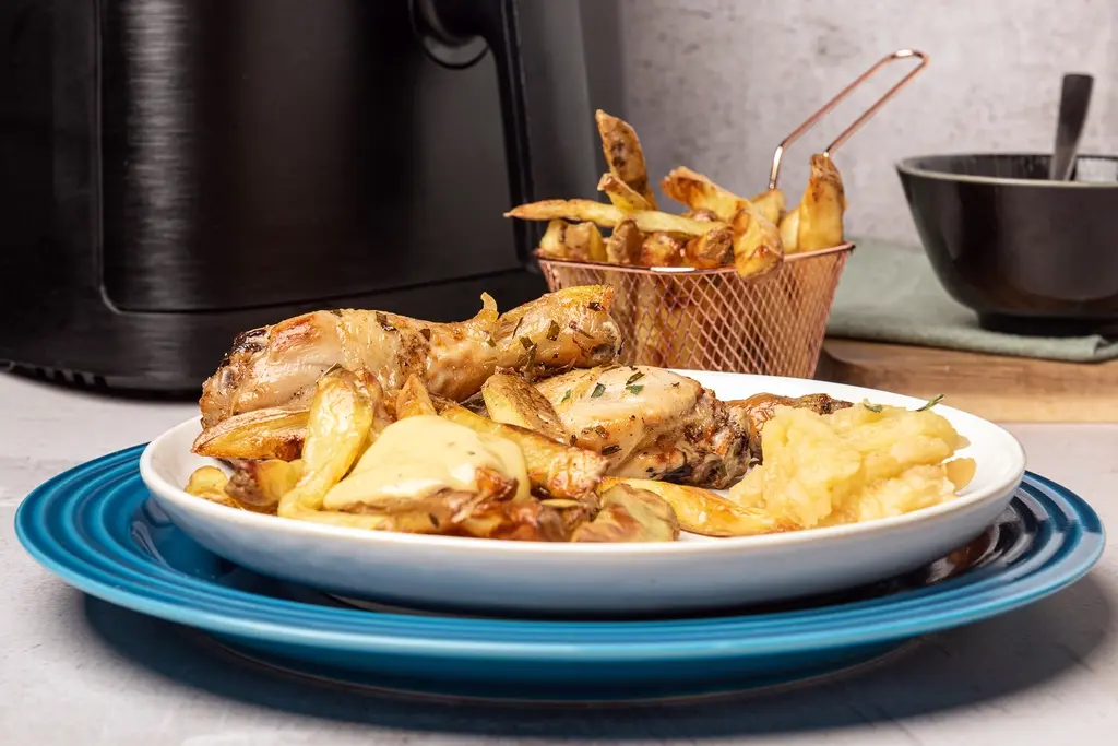 Kip, patat en appelmoes uit de airfryer
