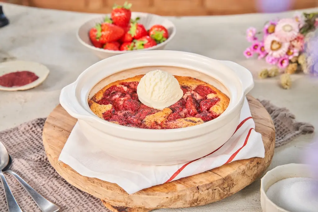 Aardbeiencake met sumak