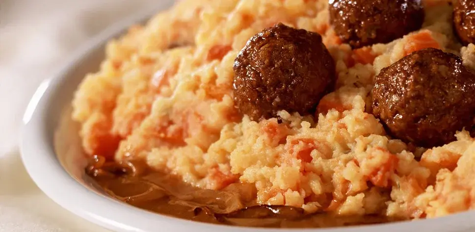 Peen & uien met balletjes in appelstroopsaus