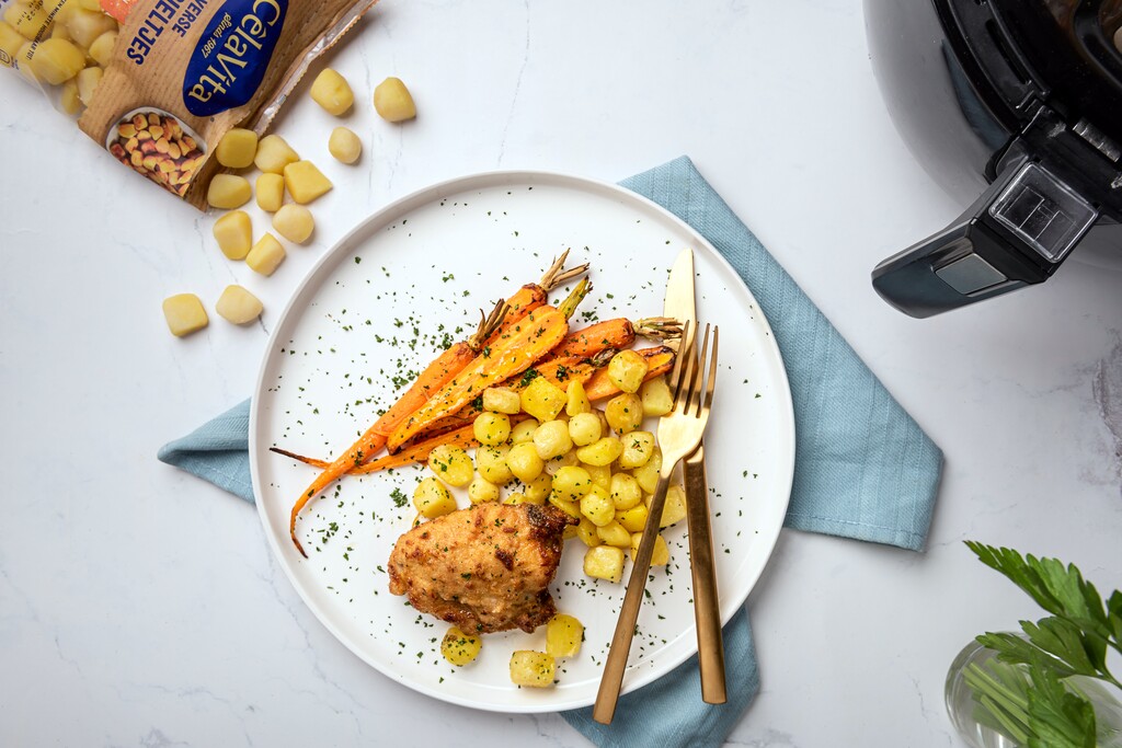 Cordon Bleu crocant la Air Fryer cu Morcovi Glazurați cu Miere și Muștar și Cartofi Noi