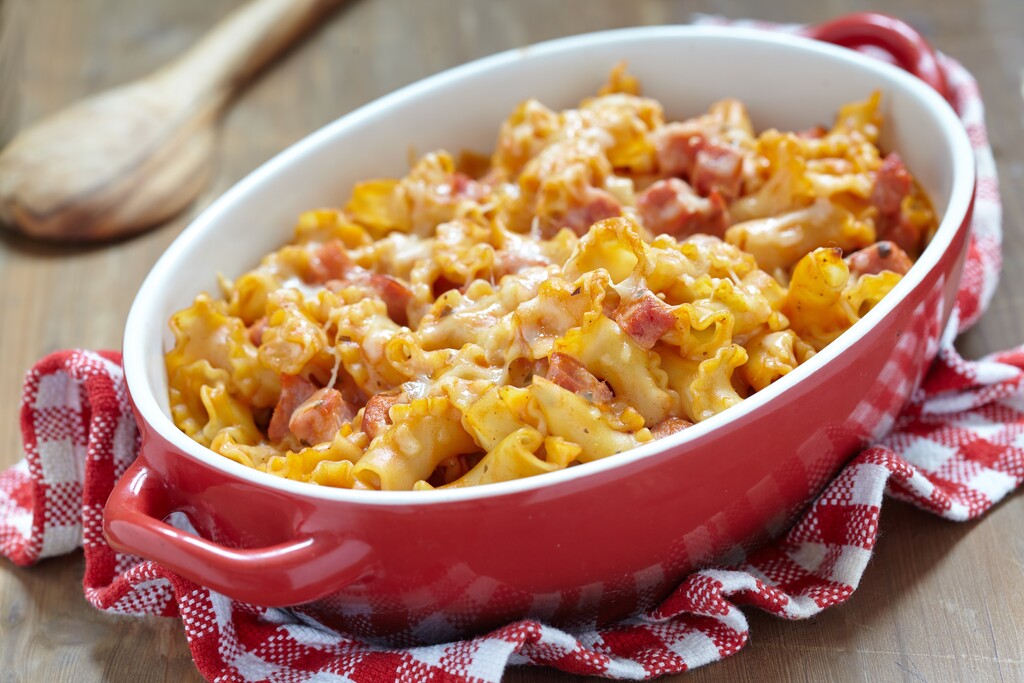 Macaroni ovenschotel met ham en kaas recept