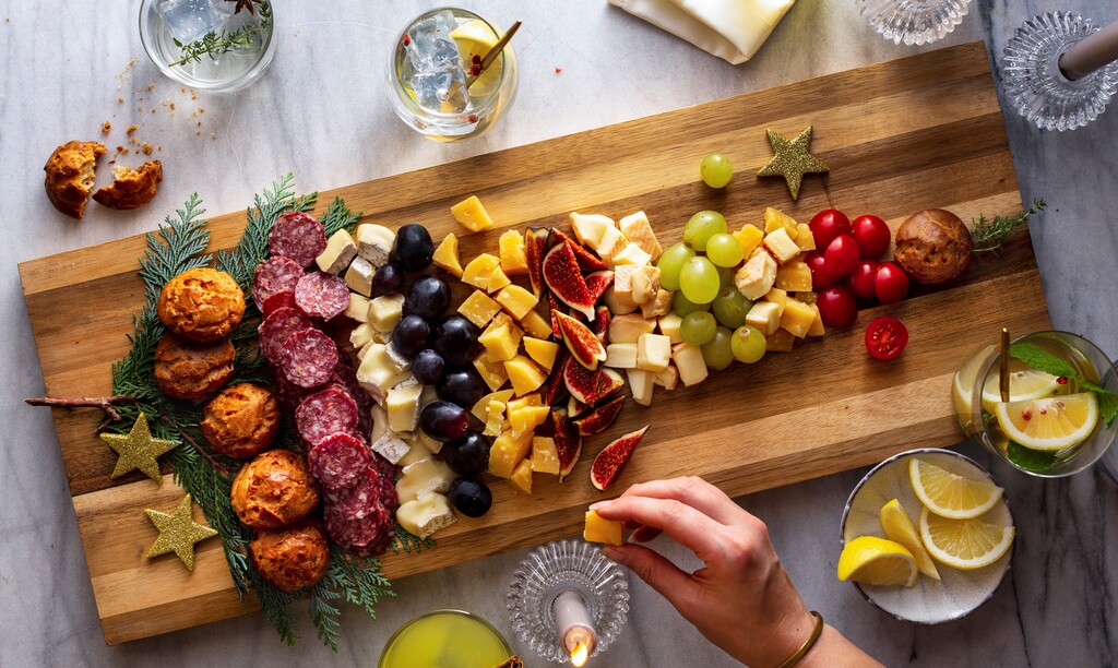 Verras je gasten met deze feestelijke kerstborrelboom 24Kitchen