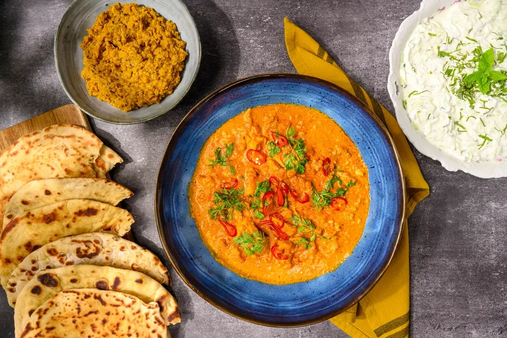 Butter chicken met naan