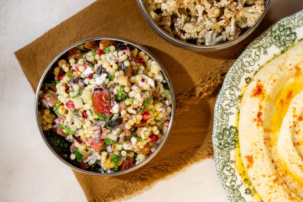 Parelcouscoussalade met feta
